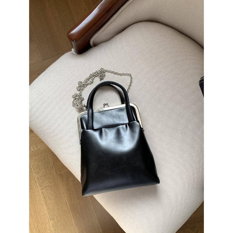 

Сумка на цепочке женская с высоким чувством моды, простая портативная сумка-клатч, мягкий нишевый дизайн, сумка-мессенджер женская чёрный