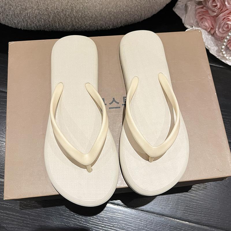 New Summer Flip-flops Women Thick-soled Outer Wear Beach Seaside Fashion Clip Toes Cool Slippers Women