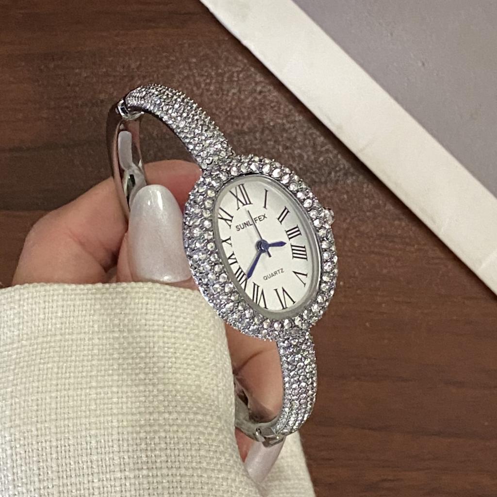 Sunlifex Diamantbesetzte ovale Zifferblatt Armbanduhr für Damen Quarzarmband Berühmte Marke Damenarmbanduhren Saati Relojes