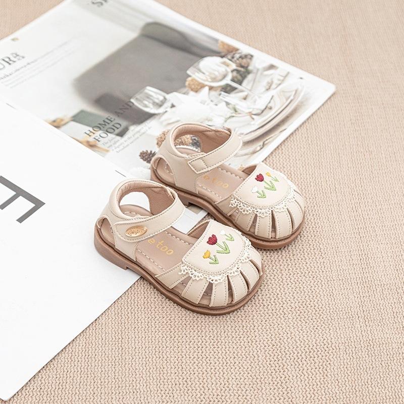 

2025 new summer 1 to 6 year old girls sandals soft sole net red bag head baby shoes three year old princess embroidered shoes 18 слоновая кость