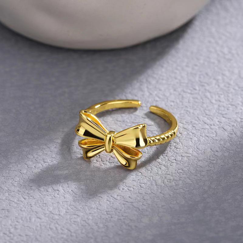 Inel Stea cu Cinci Colțuri pentru Femei - Lux Lejer, Design Coreean High-End, Bandă Argintie pentru Degetul Arătător, Perfect pentru Studente.