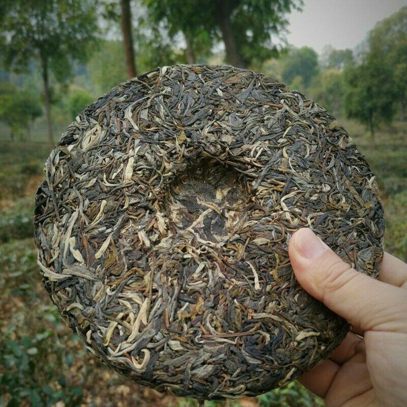 357 g Zelený čaj Zhonghong Indie Mengku jarní čaj Yunnan Pu'er Raw Tea Cake