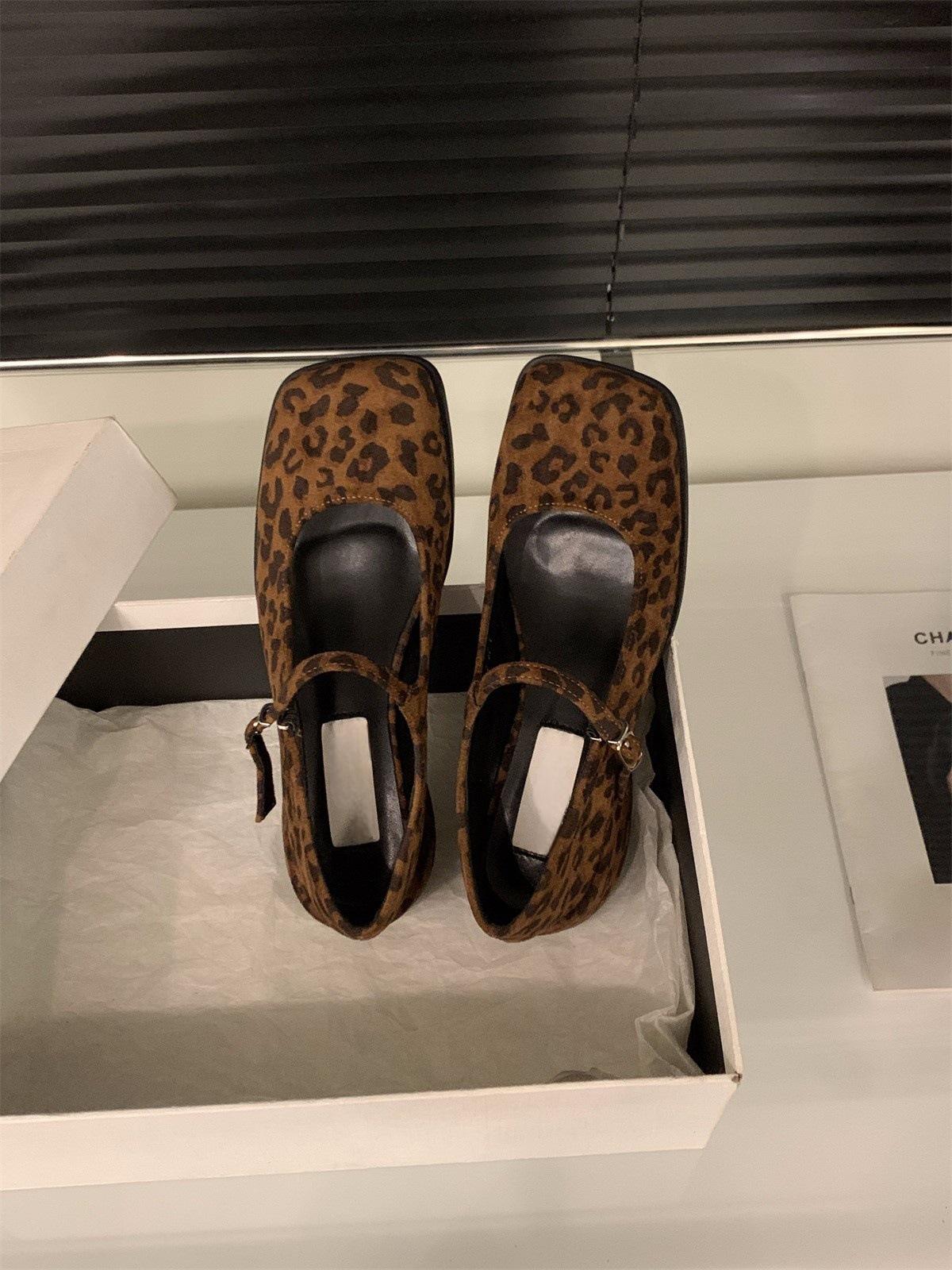 

Medium and high heel suede leopard single shoes women s shoes new spring and autumn square head Mary Jane small leather shoes 39 цветной печати леопарда