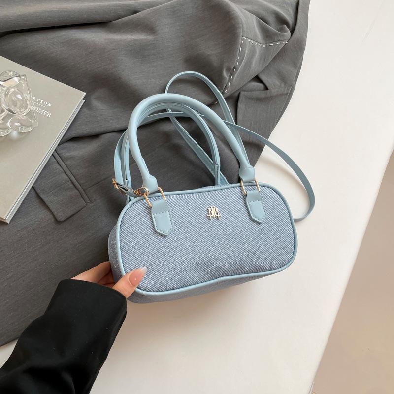 

2025 spring new casual foreign style shoulder bag simple fashion pillow bag messenger bag trendy women s bag high sense синий