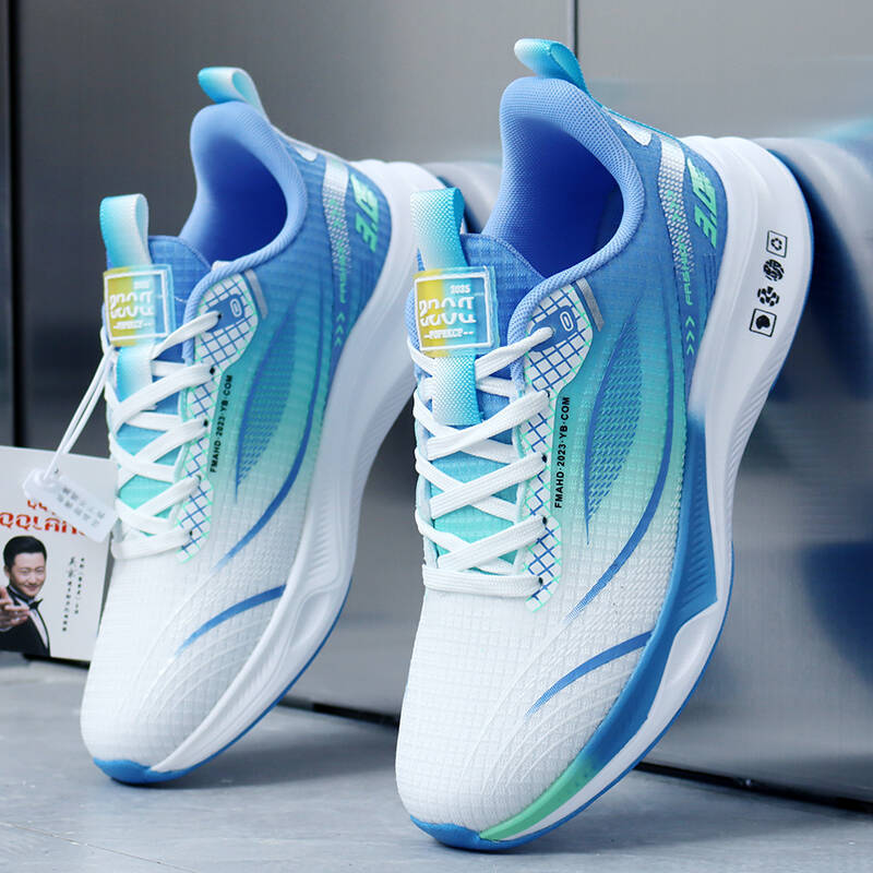 Scarpe da corsa estive nuove in rete traspirante, leggere, ammortizzanti, con ritorno di energia, scarpe sportive, ultra-leggere, per studenti, casual, alla moda