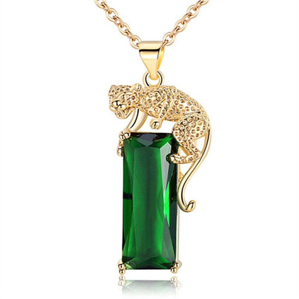 

Elegant Leopard Pendant Necklace Set with Green Beryl and Vintage Crystal золотий