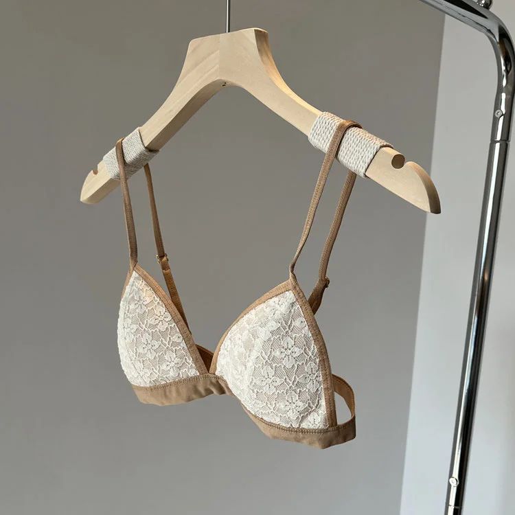 

Треугольные трусики для женщин Беспроводной ультратонкий бюстгальтер с треугольной чашкой 38/85 бежевый