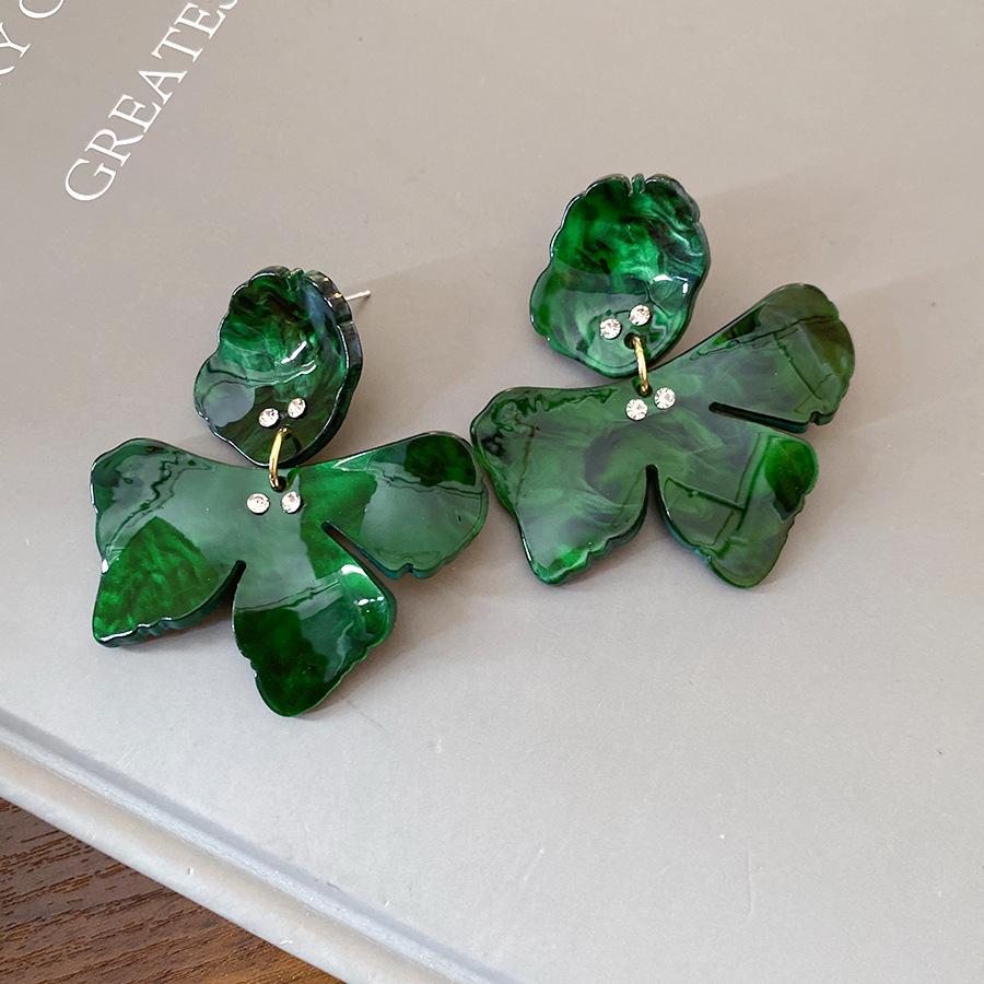 

Silver Needle Diamond Resin Flower Stud Earrings Mori Gentle Sweet Retro Versatile Earrings Niche Premium Earrings Women