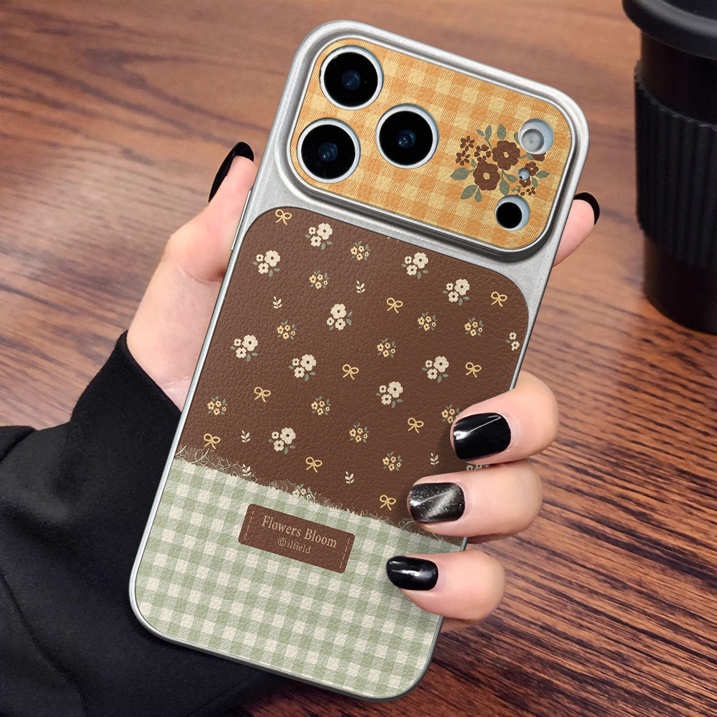 Plaid floral application iPhone17promax mobile phone case Apple s new niche leather case apple 17promax