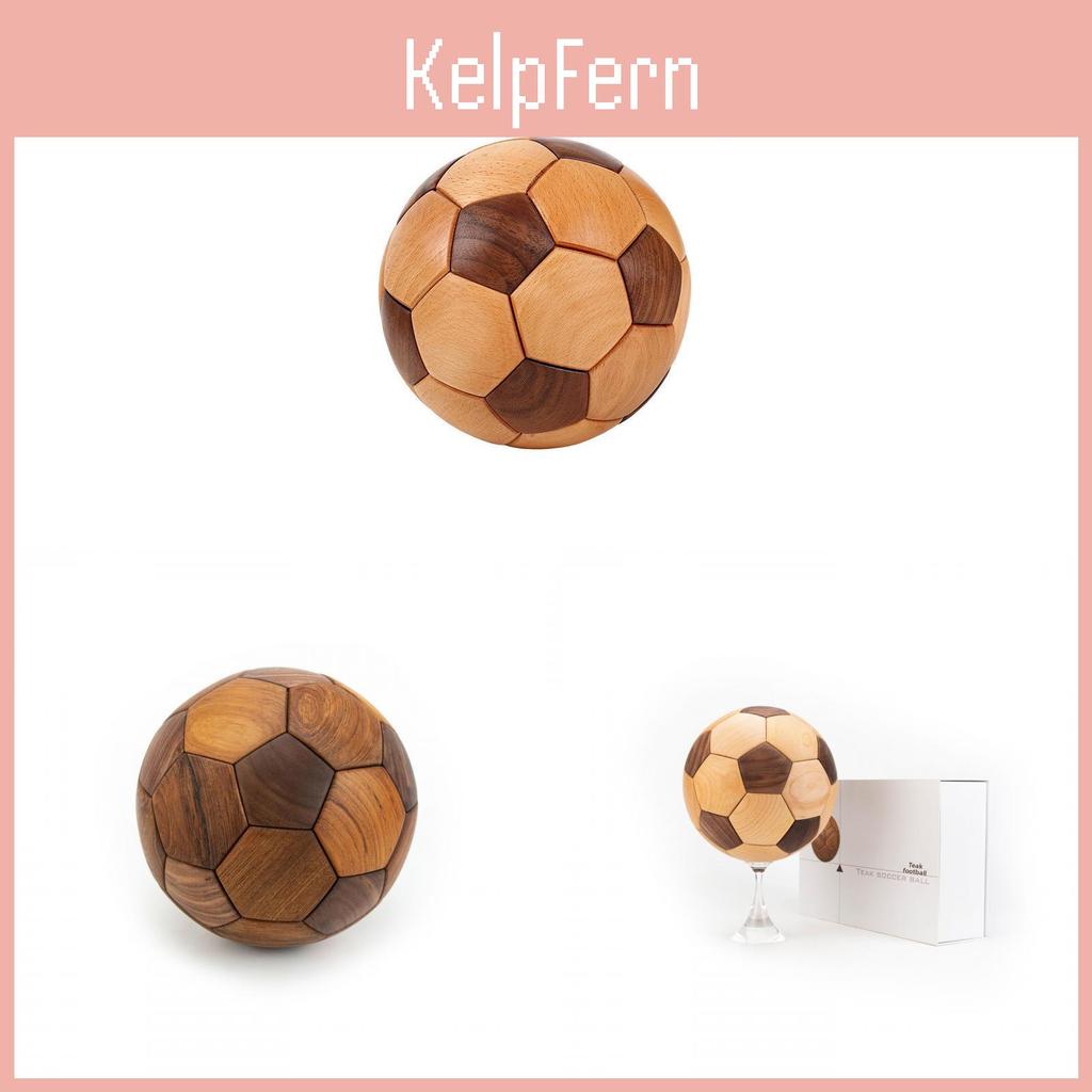 Teakholz Fußball Dekoration mit traditioneller Holzverbindung für Kinderzimmer und als Geschenk