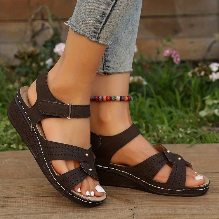 Fashion Low Sandals Woman Leather Shoes Lady 2025 Large Size Suit Female Beige Clogs Wedge Summer Heels Open Toe Low-heeled New Comfort