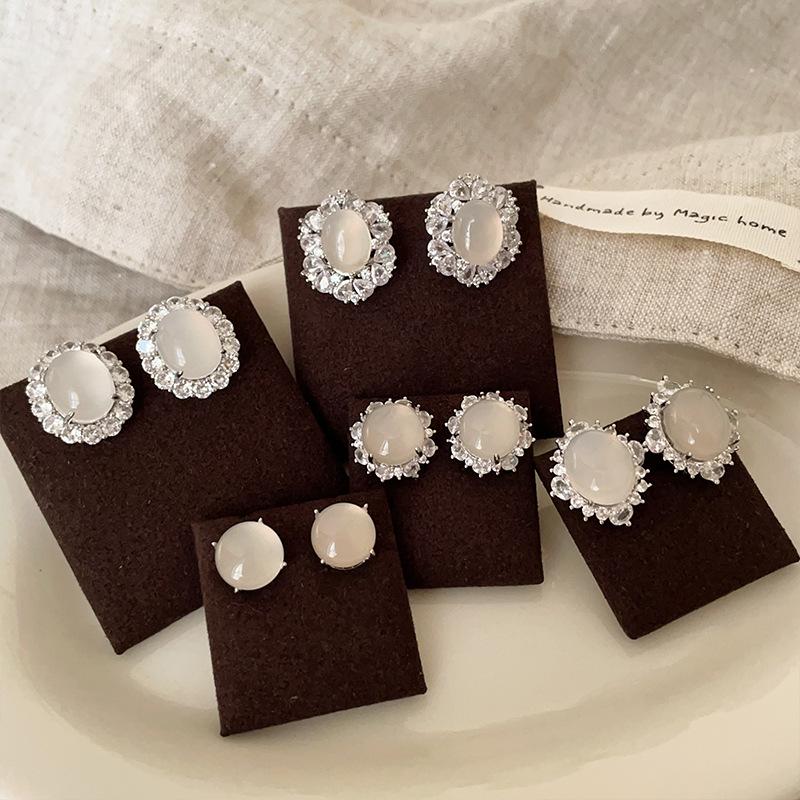 Elegant Chinese Style Chalcedony Zircon Stud Earrings: Unique, Versatile, Trendy Jewelry for Women