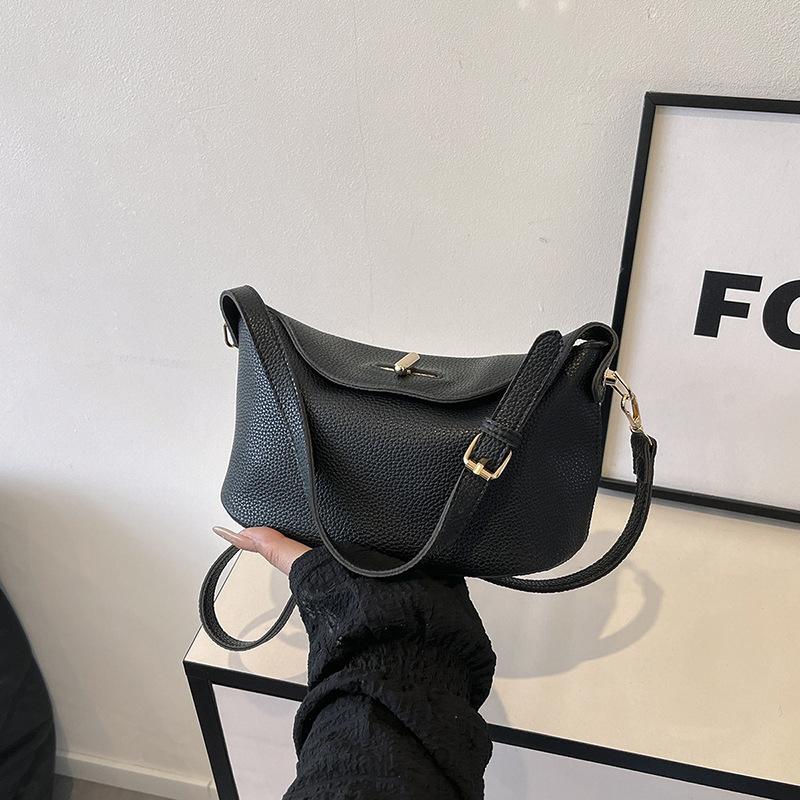Autumn and Winter Small Fresh Handbag Bag Women's Fashion Foreign Style Versatile Shoulder Bag Casual Commuter Messenger Bag