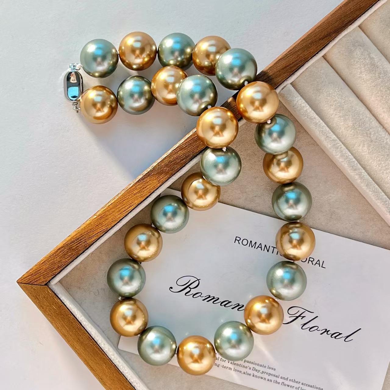 

Vintage 16Mm Large Granular Color Grey Coffee Artificial Crystal Pearl Necklace Clavicle