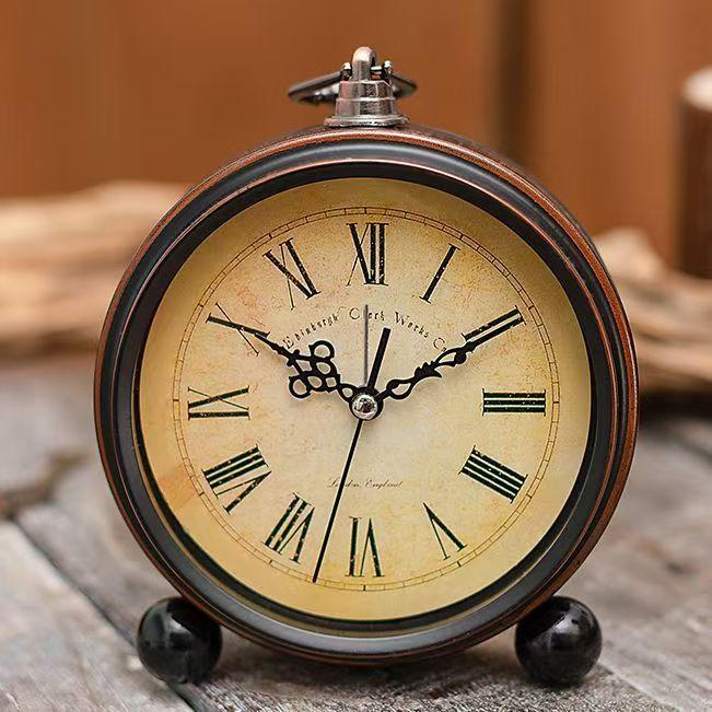 Alarm Clock Retro Clock Metal Table Style Silent Bedside Stylish Clock Living Room Bedroom European Simple Table Clock