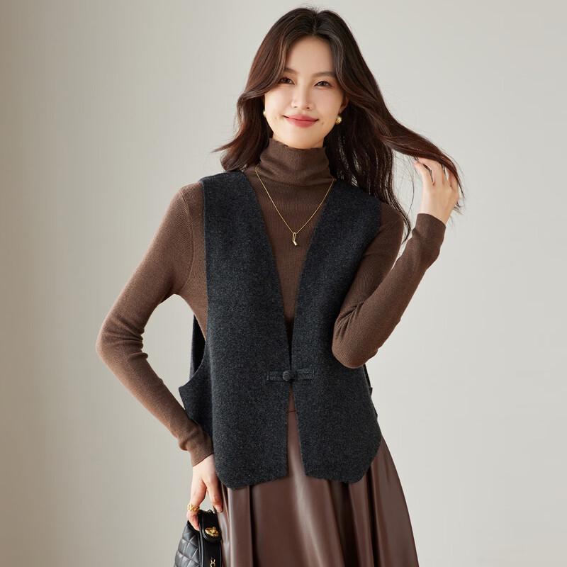 CARBAMMI Women's 100% Wool V-Neck Knit Vest