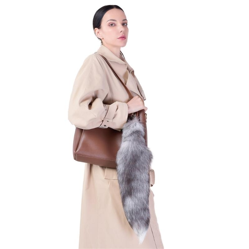 Set of 3 Oversized Faux Furs Keychains Halloween Foxes Tail Key Chain Elegant Bag Decoration Car Accessories