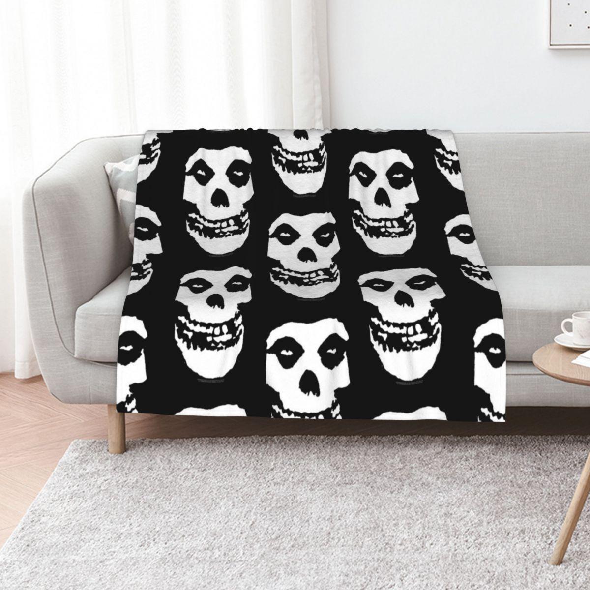 Creative Homewares Unisex White Misfits Throw Blanket Christmas Gifts Thermal Luxury Retros Blankets