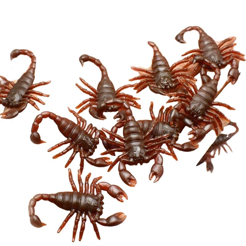 

100 Pieces Lifelikes Cockroach Novelty Toy Portable Accessory for Halloweens Tricks and Kids Pranks Party Supplies