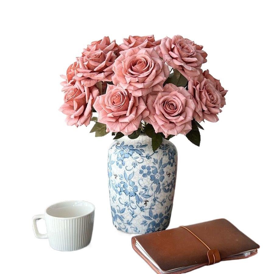 Ścianka z sztucznych kwiatów 'Cappuccino Rose' dla Influencerów, na Wesela i do Wystroju Domu