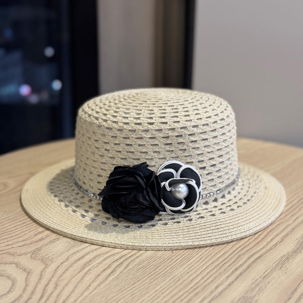 Seaside beach vacation elegant flower flat top straw hat wide brim sun hat light breathable pearl top hat tide