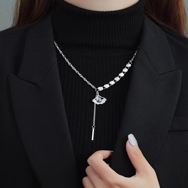 Ginkgo biloba design sense niche sweater chain new light luxury high sense temperament versatile exquisite necklace