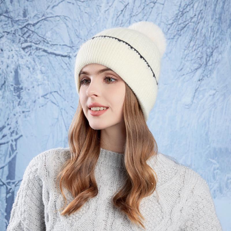 Winter Fashion Hairball Pearl Pullover Hat Outdoor Cold Protection Plush Warm Ear Protection Knitted Wool Hat Children