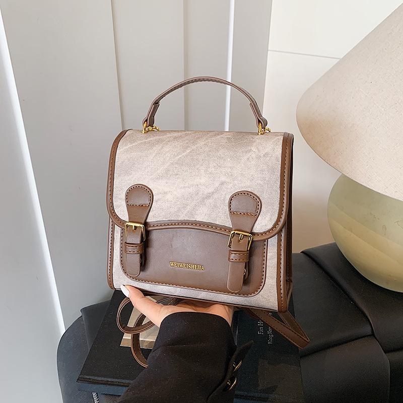 Backpack Women's Fashion Casual Niche Design Student Class School Bag Korean Version Street Trend Lightweight Travel Backpack