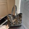 Borsa Tote Nyl Camouflage con Cerniera Moda Casual 2026 Nuovo Design Tendenza Senso di Design Borse di Nicchia Alta Capacità Borse a Spalla per Pendolari