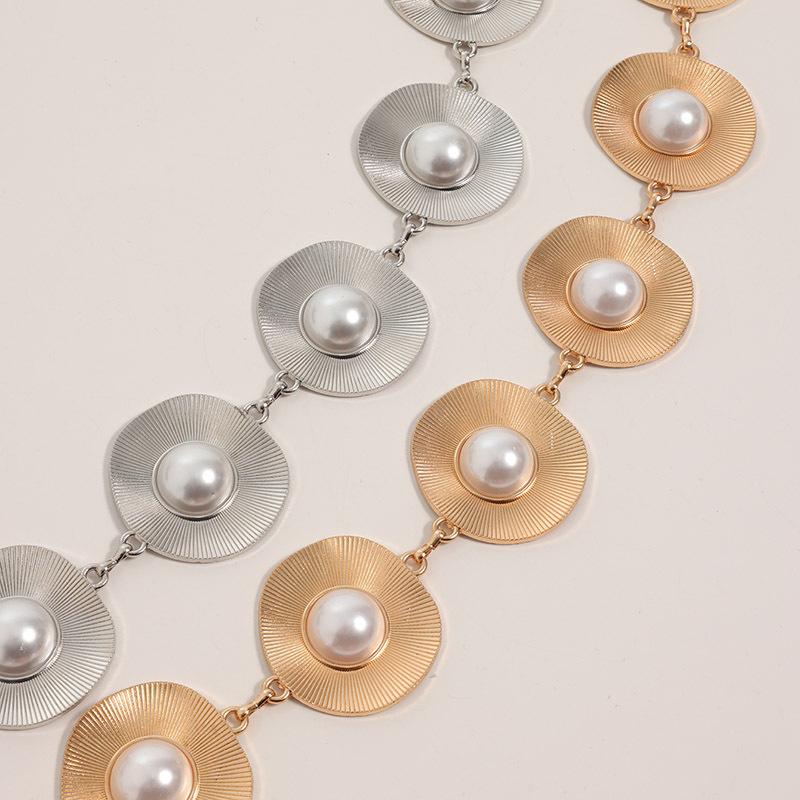 High-end Women's Waist Chain Metal Geometric Atmospheric Fashion Apparel Waist Chain Pearl Inlaid with Elegant Women's Waist Chain