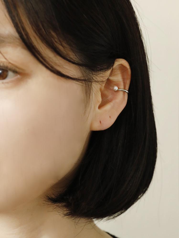 Sosoo Simple Point Pearl Earcuff
