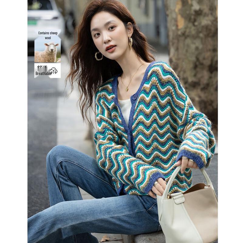 Demana Women s Lamb Wool Blend Wavy Knit Cardigan M