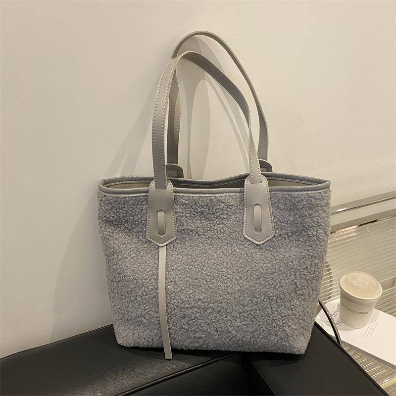 Plush Bag Women's Large Capacity 2025 New Autumn and Winter Casual Handbag Versatile Plush Tote Bag
