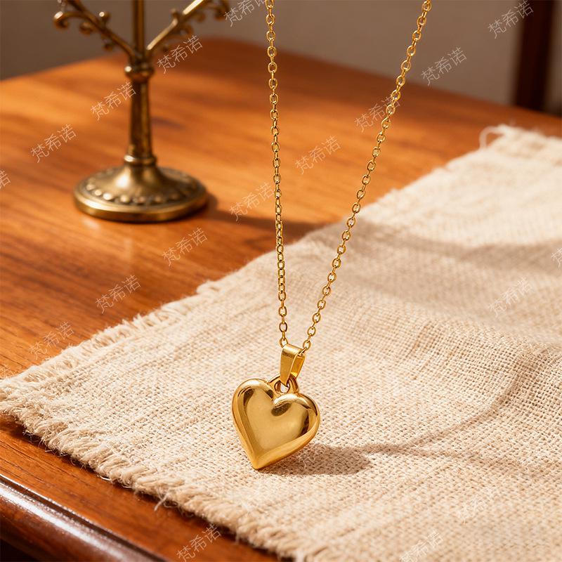 Niche Sweet Stainless Steel Heart Pendant Women’s Versatile Clavicle Chain Light Luxury Necklace