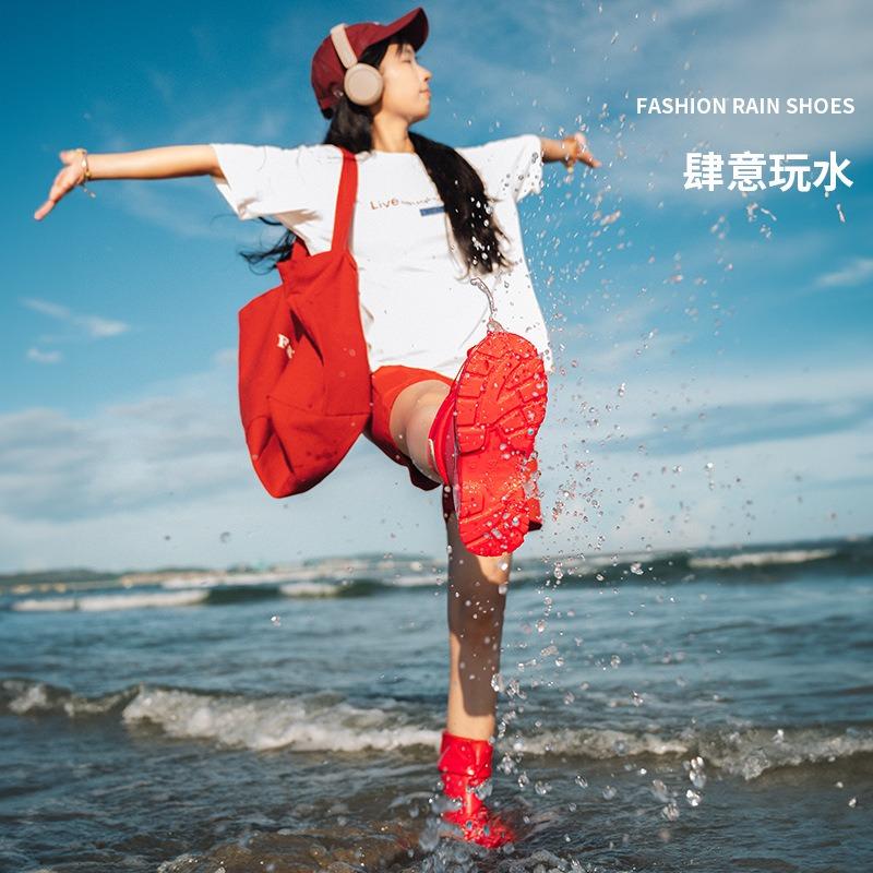 Short rain shoes thick-soled women's rubber shoes outdoor wear non-slip water boots thickened water shoes velvet short rain boots fashion