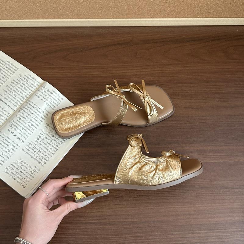 New summer Korean version sandals women's beach shoes bow 2025 fairy style slippers women's summer outer thick heel slippers