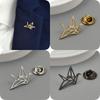 Metallbrosche/Manschettenknöpfe in Form eines Origami-Kranichs, Edelstahl-Tierabzeichen für Herrenmode, elegante Damen-Brosche.
