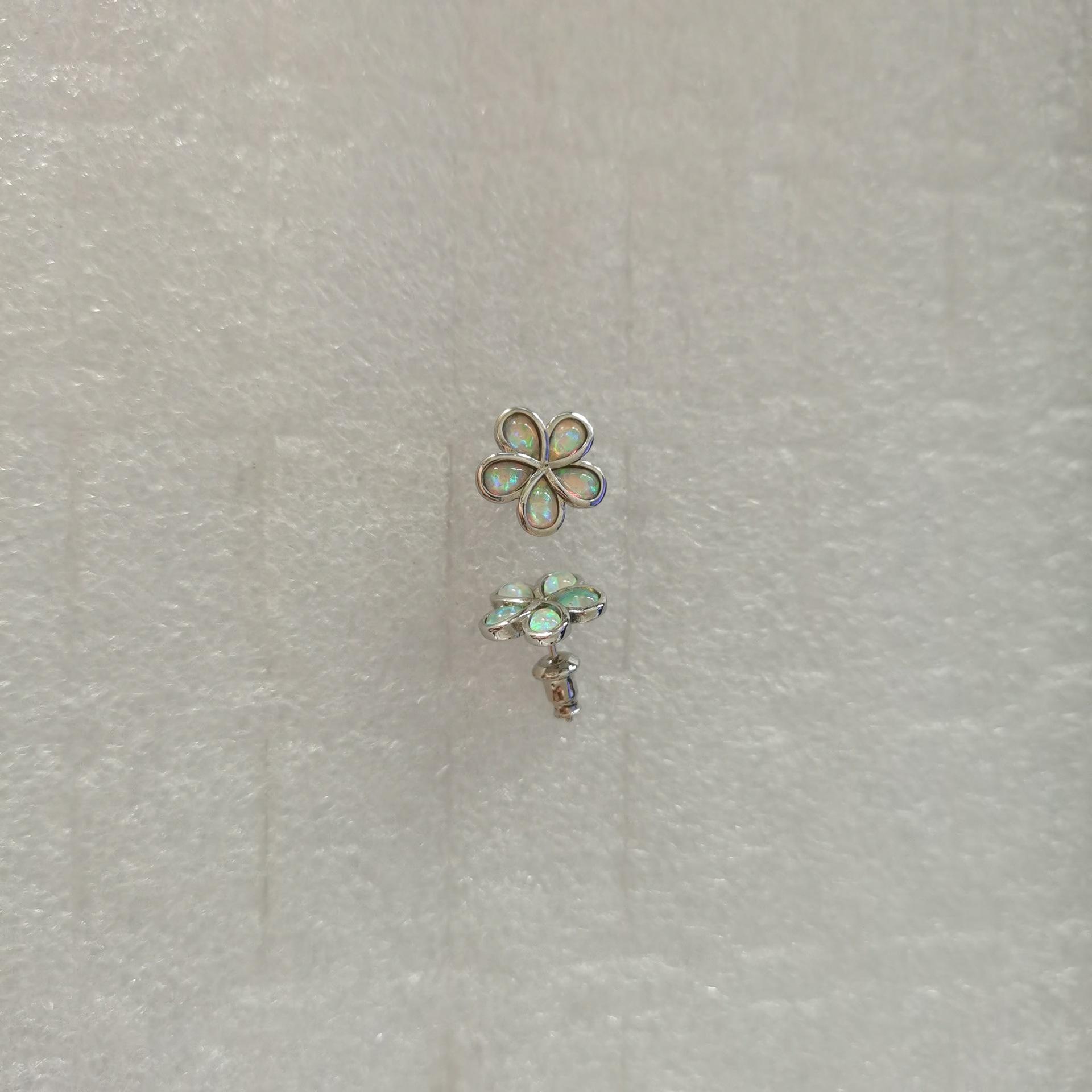 Five Petal Flower Earrings Exquisite and Versatile Accessory for Ladies 925 silver