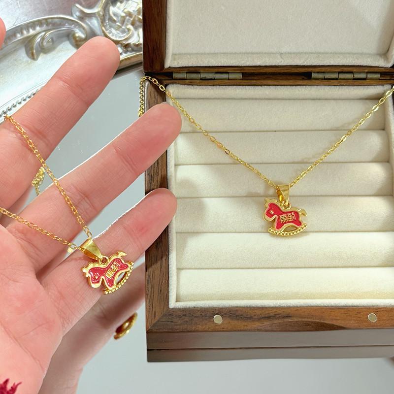 Retro red oil dripping pony natal year zodiac horse horse transfer necklace women s light luxury high-end birthday gift