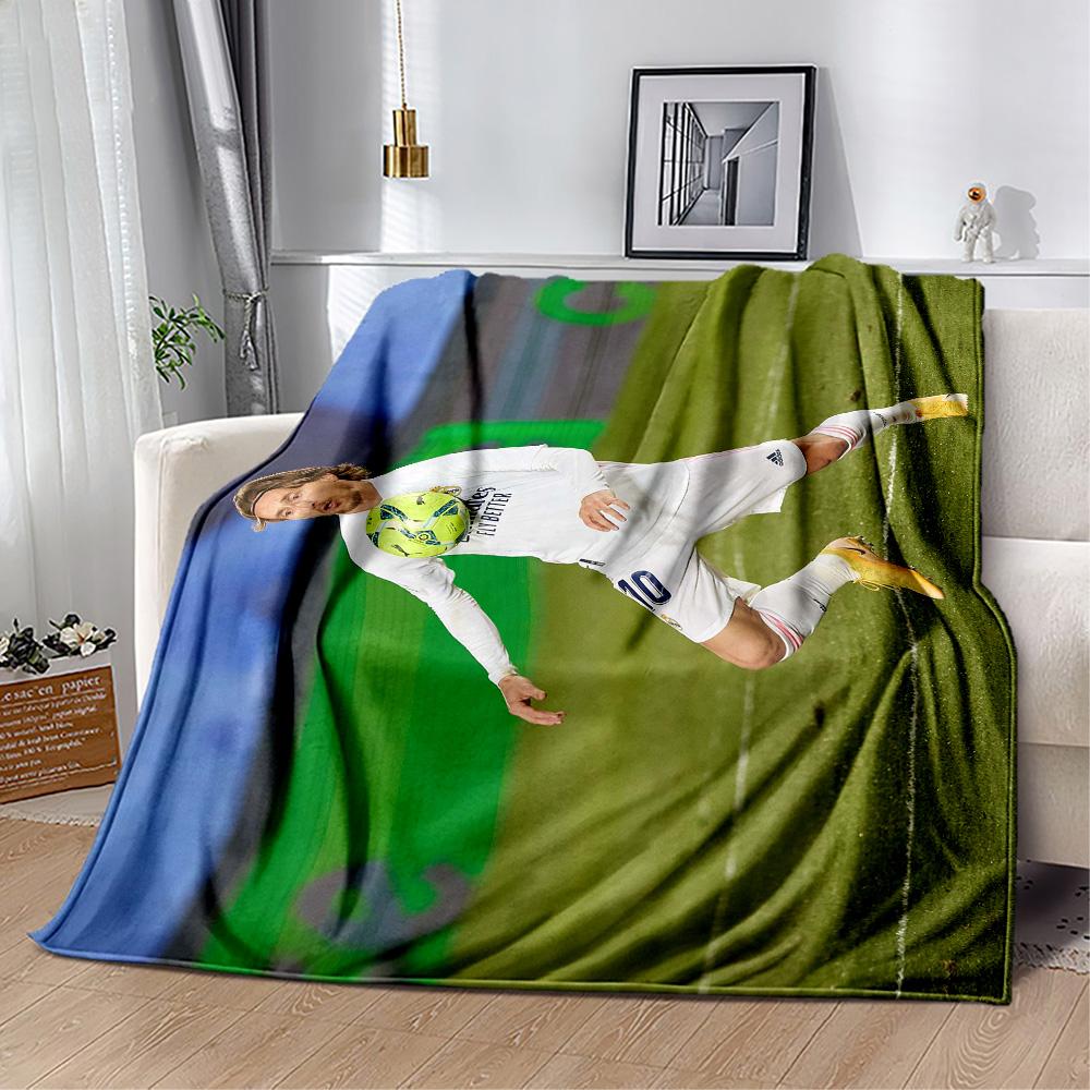 Football Player Action Blanket Soft Warm Cozy Suitable for Chair Office Picnics Four Seasons Universal Warmthful Decor Gifts For Family Or Friends