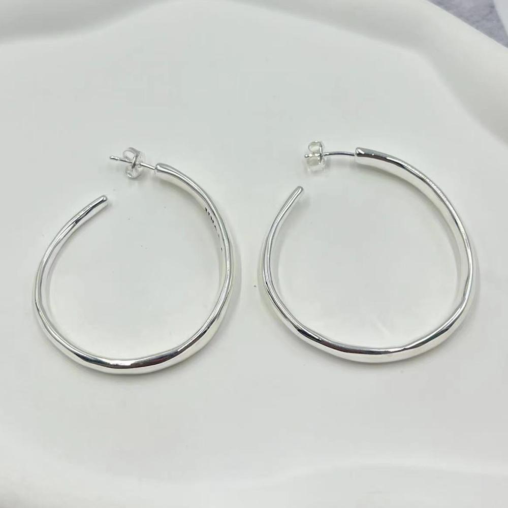 2026 new hot selling C-shaped geometric earrings, suitable for daily casual and fashionable matching