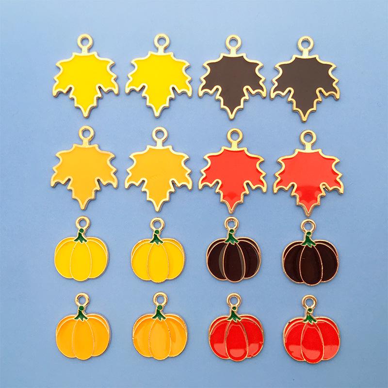 32er-Pack Thanksgiving Ahornblatt Kleine Anhänger für DIY Schmuck und Kunsthandwerk