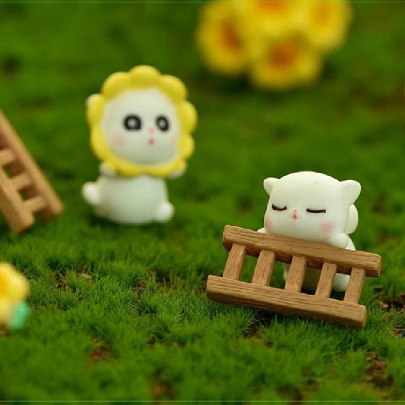 Adorable Resin Sunflower Cat Miniature Charming Cartoon Garden Decor Animal Figurine