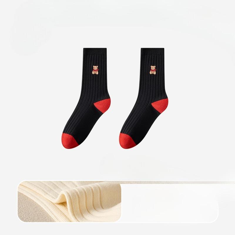 Female Autumn Lovely Embroidery Sweat Absorbing Deodorizing Antibacterial Movement Boneless In The Tube Pile Socks