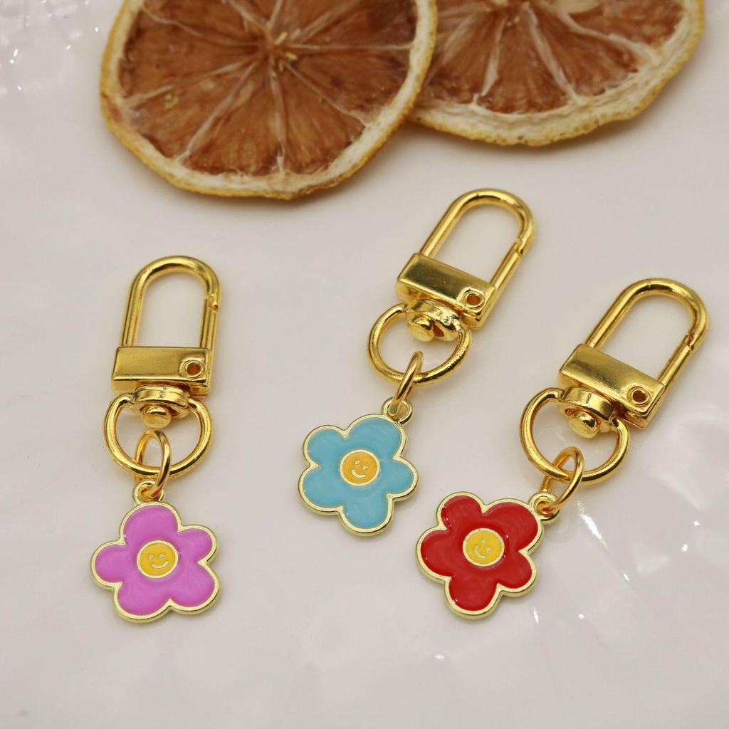 Daisy Earphone Case Keychain: Fresh Summer Pendant & Car/Bag Decoration Gift