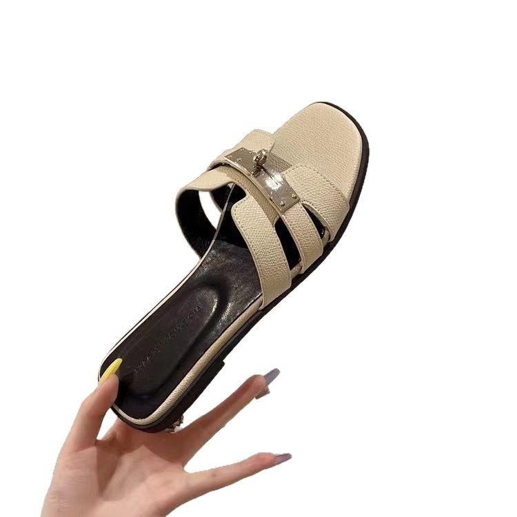 Flat-bottomed Slippers Women's Outer Wear Summer New Lock Design Sandals Beach Slips