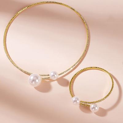 2 Teile/satz Frauen Elegante Schmuck-Set Glänzende Strass Faux Perlen Einstellbar Offenen Kragen Halskette Armreif Set