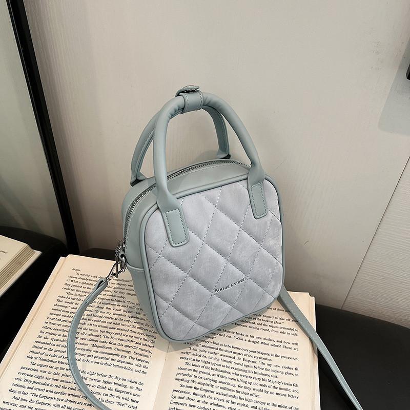 

Fashionable Ladies Handbag With Diamond Grid Pattern And Polyester Lining For Daily Outfits синій
