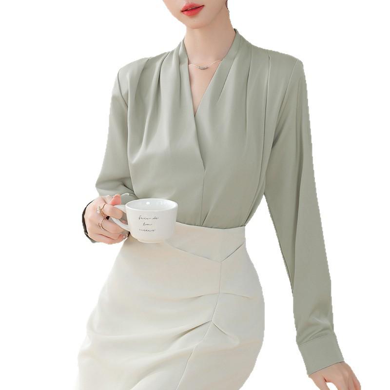 Women's Elegant Satin V-Neck Shirt: High-End Feel, Professional & Formal Wear for Spring/Autumn Commutes.