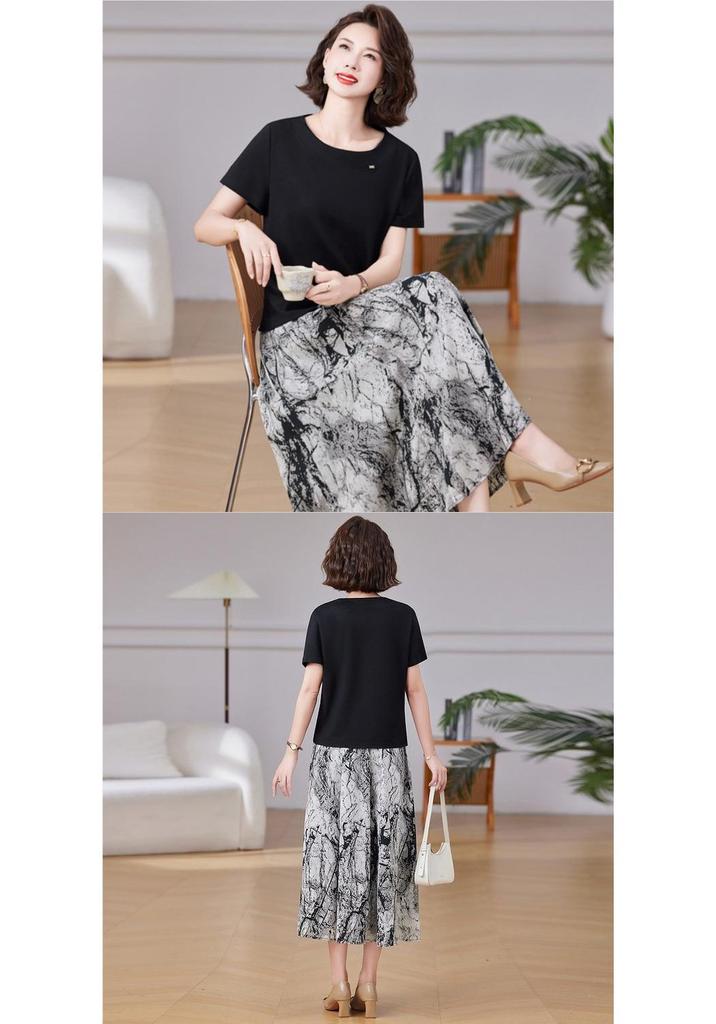 Elegant Summer Midi Dress for Moms - Short Sleeve, Age-Reducing Style for Middle-Aged and Elderly Women.